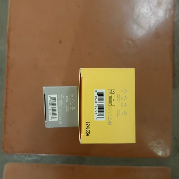 NWT - Rhode Skincare Set - Pineapple Refresh Cleanser & Barrier Restore Cream - Picture 3 of 9